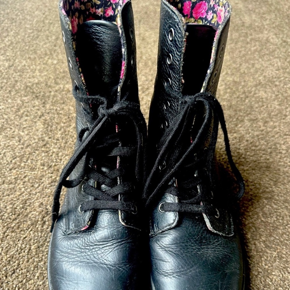Doc Marten Boots 👢 🌸